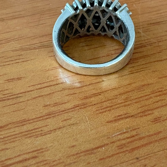 Elegant Sterling Silver Diamond Cluster Ring - Picture 5 of 5